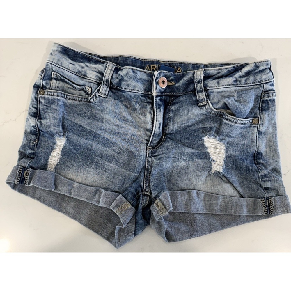 Arizona Jean Co Women's cuffed distressed Jean Shorts Size 5 Waist 28" 5 Pockets